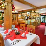 Готель Spindlerova Bouda 3*