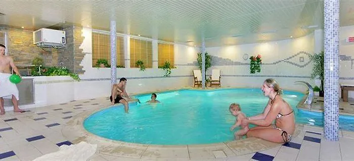 Hotel Spindlerova Bouda 3*